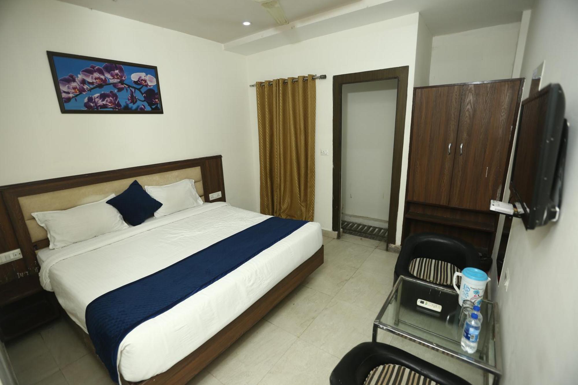 24 Hotel & Resort Agra  Bagian luar foto