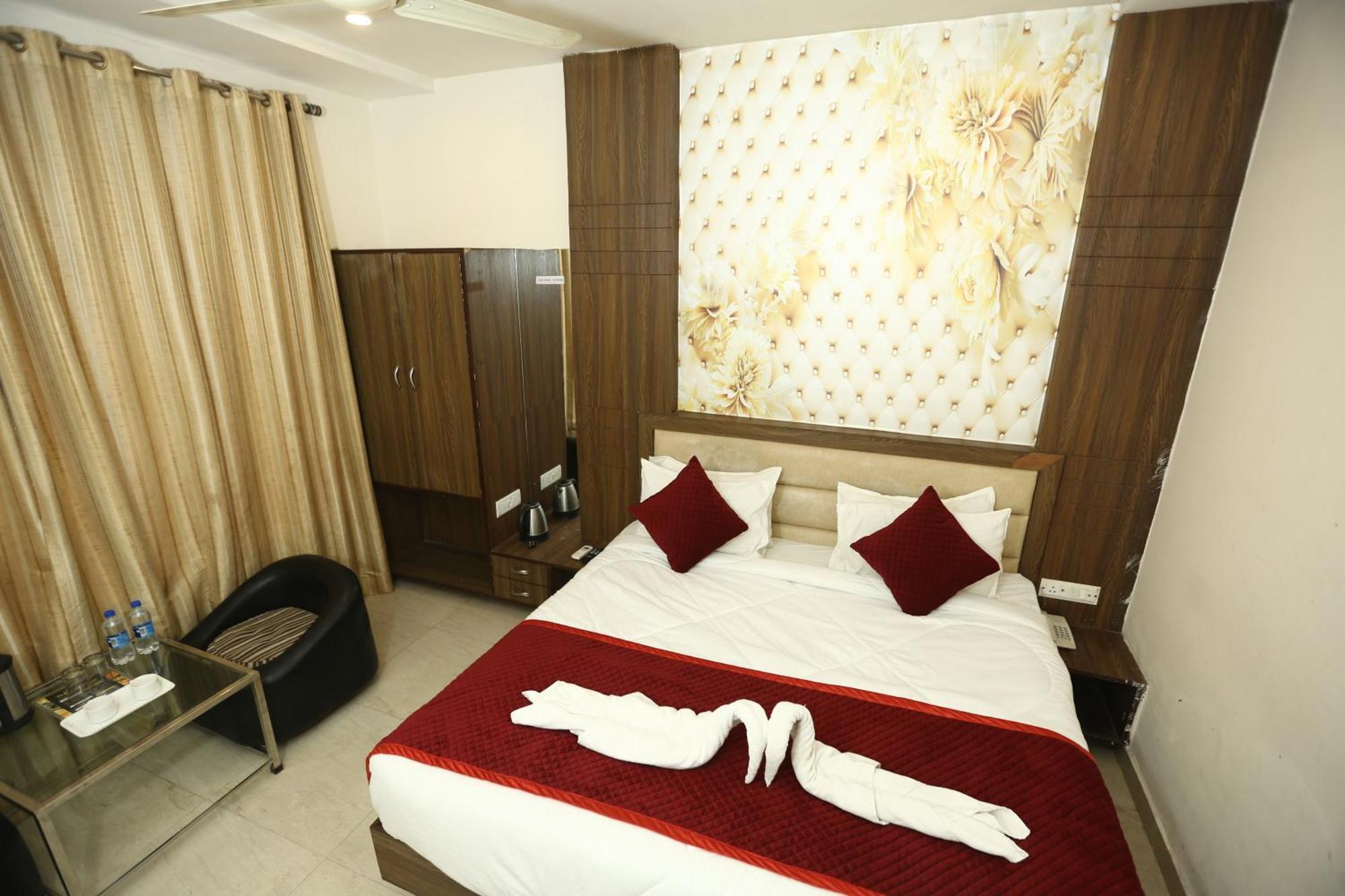 24 Hotel & Resort Agra  Bagian luar foto