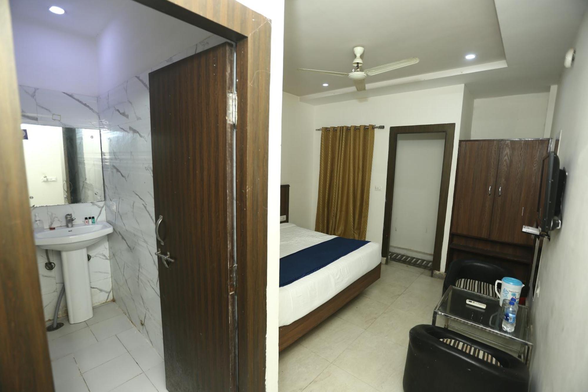24 Hotel & Resort Agra  Bagian luar foto