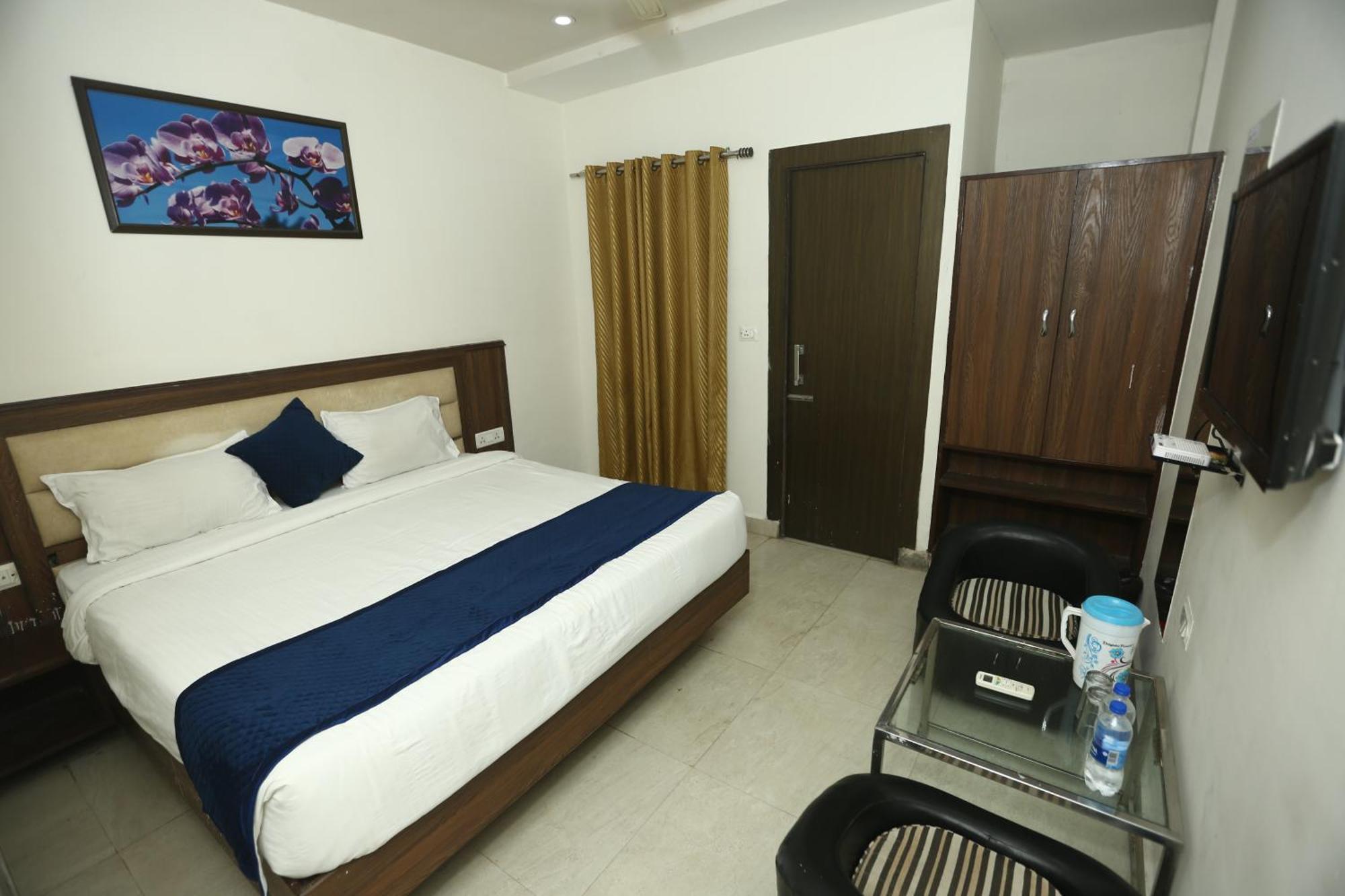 24 Hotel & Resort Agra  Bagian luar foto