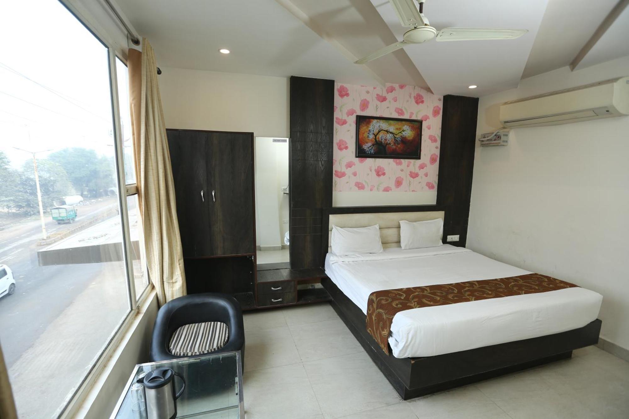 24 Hotel & Resort Agra  Bagian luar foto