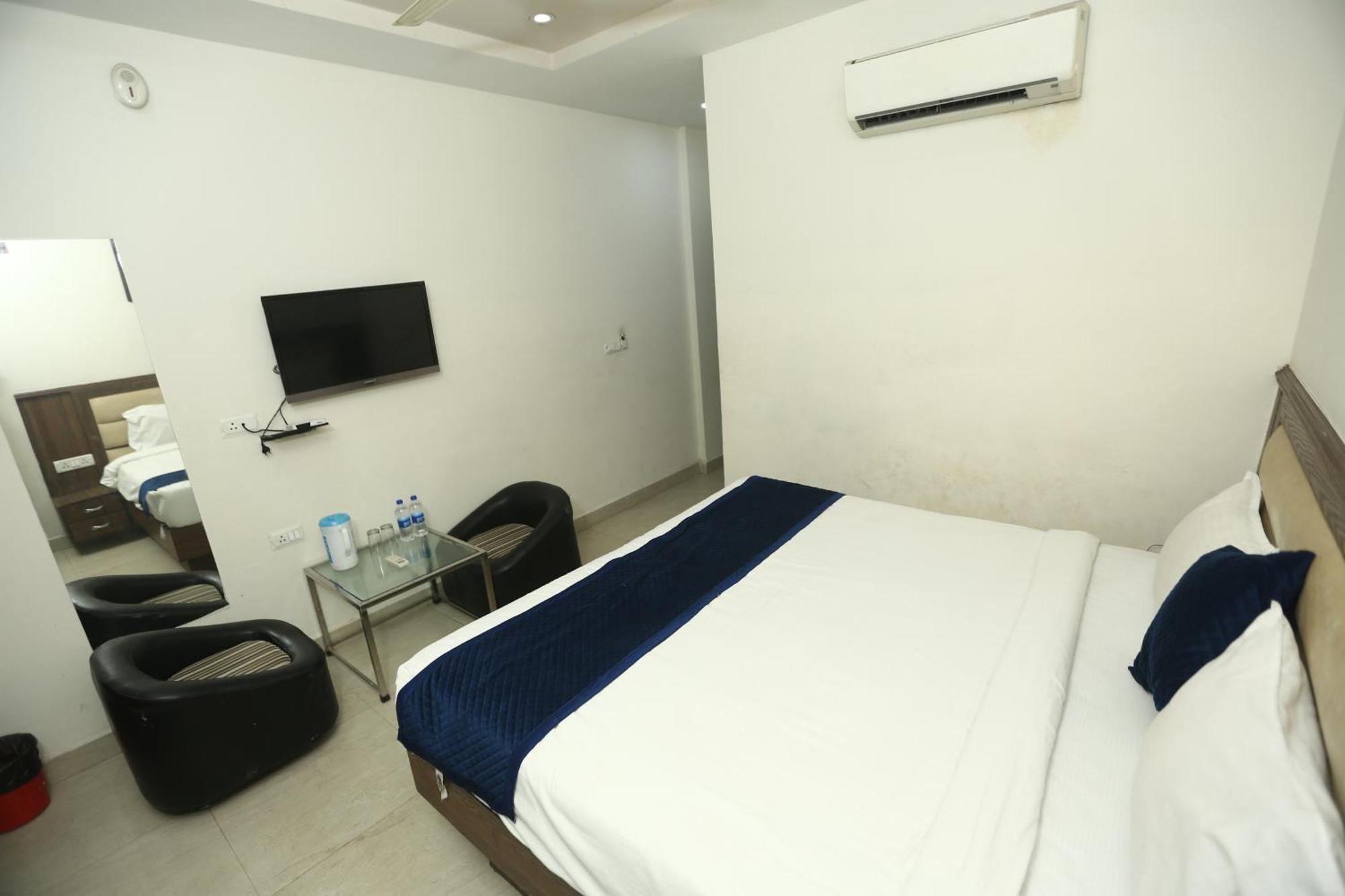 24 Hotel & Resort Agra  Bagian luar foto