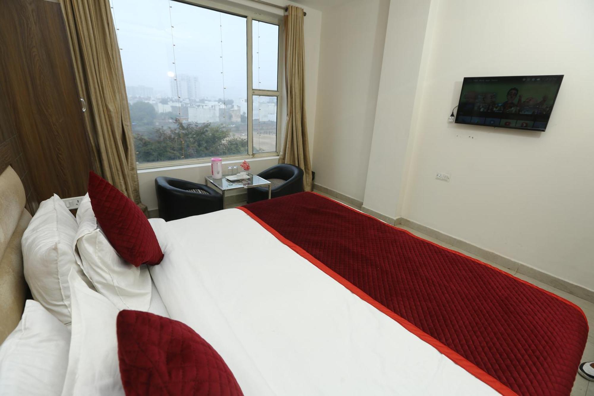 24 Hotel & Resort Agra  Bagian luar foto